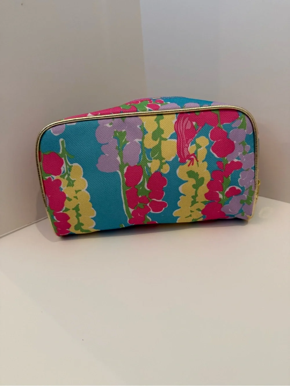 NWOT Lilly Pullitzer Collab with Estée Lauder toiletry bag 8 x 5 x 2“